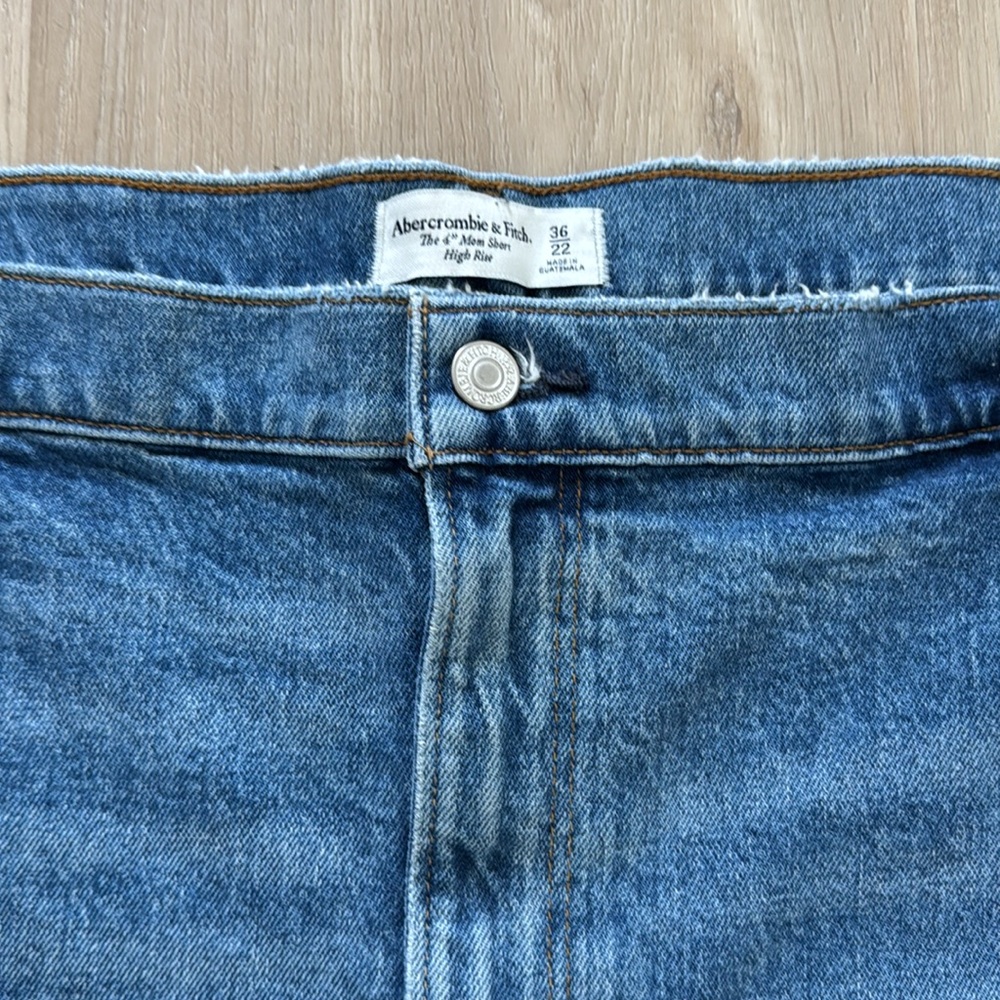A&F - High Rise 4" Mom Short - Picture 14 of 16